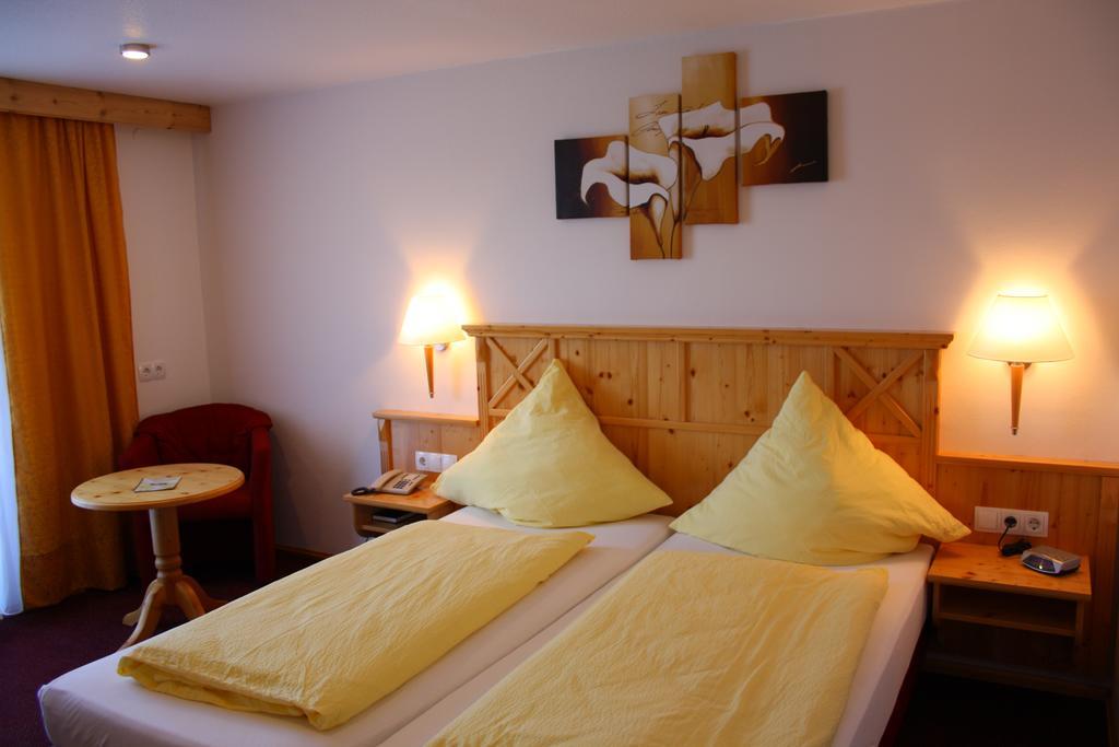 Hotel-Landgasthof Ploss Schonwald  객실 사진